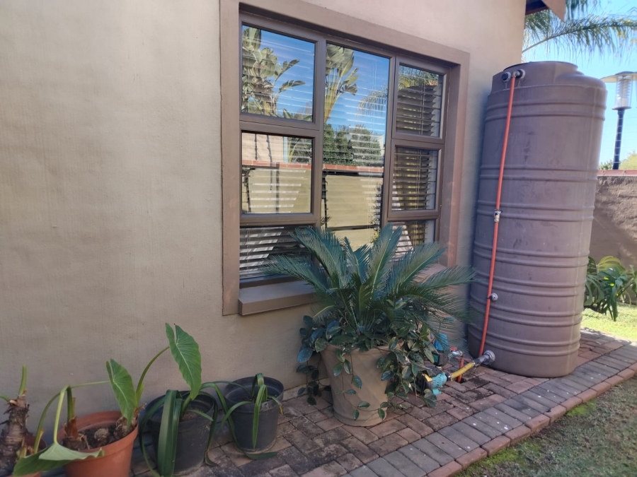 2 Bedroom Property for Sale in Waterval East North West